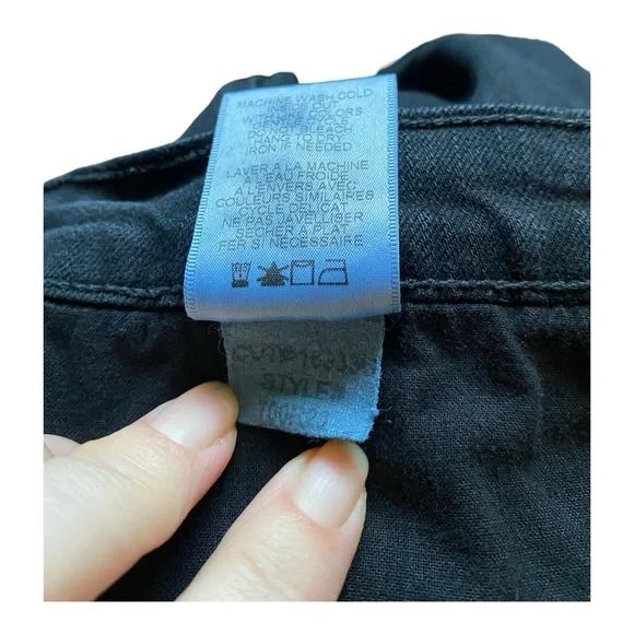 NYDJ SZ 12 black with stud design on back pockets. Some missing other than that - Picture 7 of 7